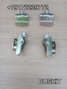 Замок защелка крышки багажного отсека левая правая внутренняя Кинг Лонг King Long KINGLONG 55V01-08313 55V01-08312 259000009 259000173 25900017